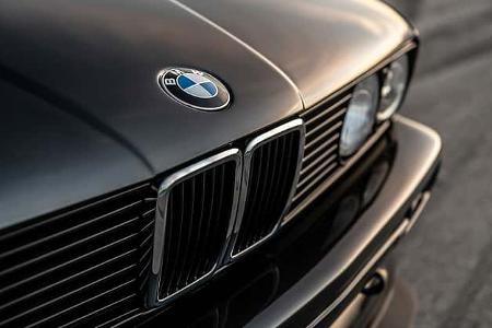 Redux Leichtbau BMW M3 E30 Restomod