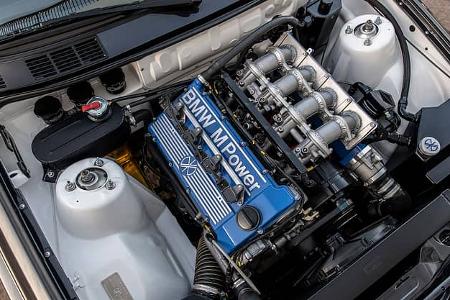 Redux Leichtbau BMW M3 E30 Restomod