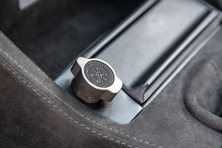 Redux Leichtbau BMW M3 E30 Restomod