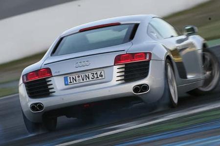 Audi R8 V8