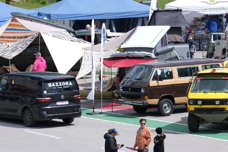 Bulli-Treffen 693 Salzburgring neue und alte Vans