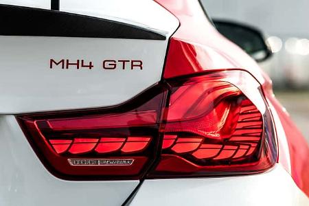 Manhart MH4 GTR auf Basis BMW M4 F82 DTM Champion Edition