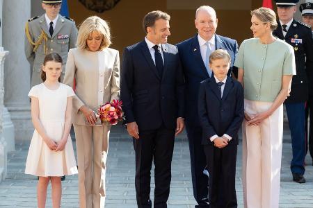 Monaco: Fürst Albert und Fürstin Charlène feiern mit den Macrons