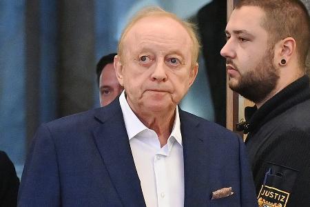 Alfons Schuhbeck muss vorerst nicht zurück ins Gefängnis