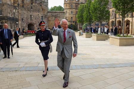 König Charles: Strahlender Besuch von Lancaster Castle