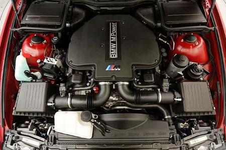 BMW M5 E39 (2003) 746 miles Imola red