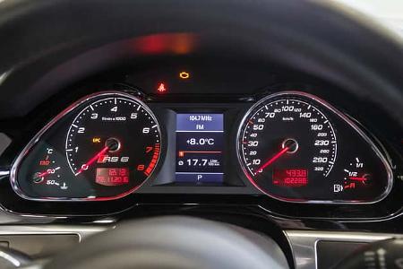 Audi RS 6 Avant, Anzeigeinstrumente
