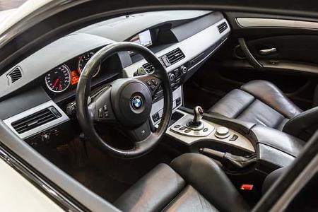 BMW M5 Touring, Cockpit