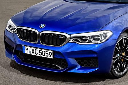 BMW M5 F90 - Business-Limousine - Frontstoßfänger