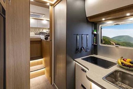 Küche, Spüle, Herd, Treppe