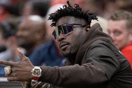 Anklage wegen Mordversuchs: Polizei sucht Antonio Brown