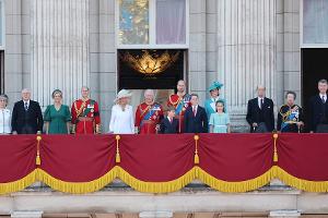 "Trooping the Colour": Royal Family versammelt sich auf Palastbalkon