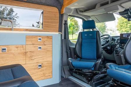 Pureflexx Escape 600 Blick auf Fahrerhaus und Küche nah