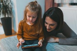 Ab diesem Alter sind Kinder bereit für ein Smartphone