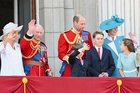 Der König hat - wie schon seine Mutter Elizabeth II. - zwei Geburtstage, wovon einer in den Juni fällt. Das ist dem britischen Wetter geschuldet, denn die prächtige Parade mit 1.400 Soldat*innen, 400 Musiker*innen und 200 Pferden...