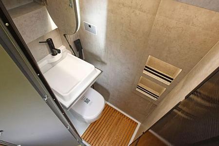 Globe-Traveller Falcon 2Z (2025) f