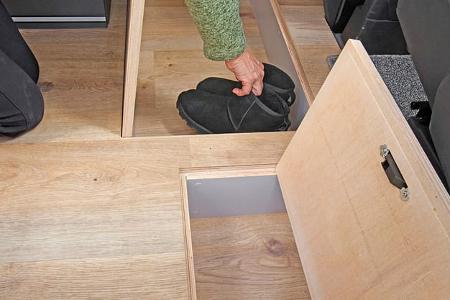 Globe-Traveller Falcon 2Z (2025) f