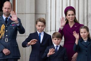 Süßes Welpen-Foto: So gratulieren Kate und die Kinder Prinz William