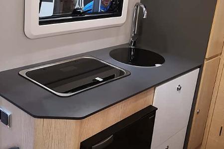 Neuer Teilintegrierter Giottiline Compact C64