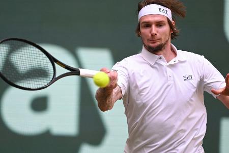 Sieg gegen Medwedew: Bublik triumphiert in Halle