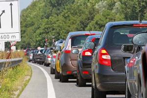 Stau Reißverschlussverfahren Autobahn
