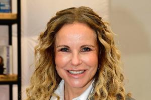 Katja Burkard meldet sich nach OP aus dem Krankenhaus