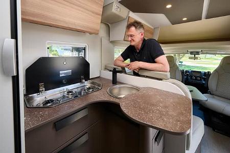 Bürstner B66, Teilintegrierter, Sondermodell, Küche