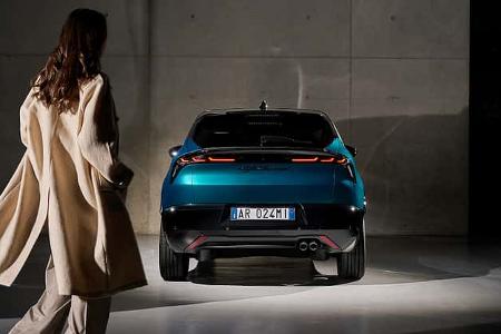 Alfa Romeo Milano Ibrida Leggenda Hybrid-SUV