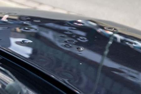 Hagel-Schaden am Auto