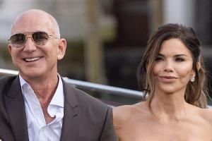 Jeff Bezos Ehefrau postet stolz das erste Bild im Hochzeitskleid