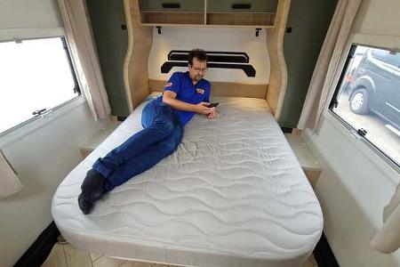 Wohnwagen, Queensbett