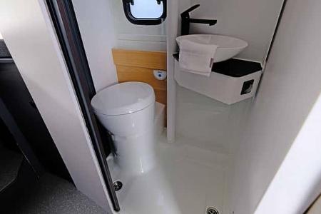 Bad, Jubiläumsmodell, Adria 60 years, Twin 640 SLB