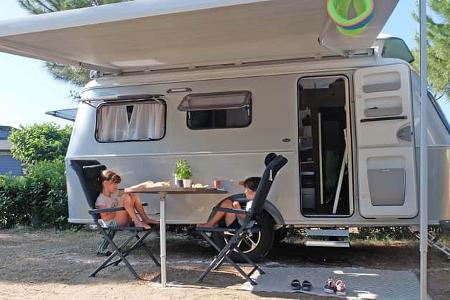 Eriba Touring Tisch außen