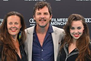 Falka Klare: Red-Carpet-Premiere mit den Eltern