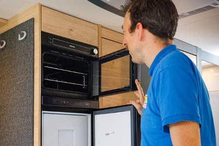 Dethleffs XL A 7872-2 (2025) f Kuehlschrank