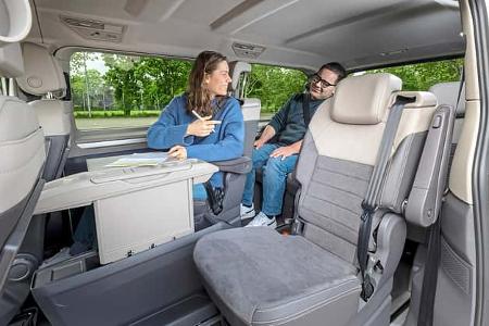 VW Multivan T7 1.5 eHybrid, Fond