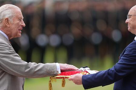 Royal Week beginnt: König Charles erhält die Schlüssel von Edinburgh