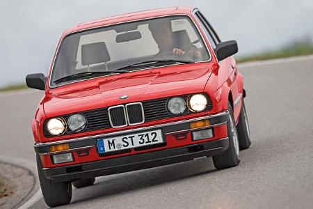 BMW 320i (E30)