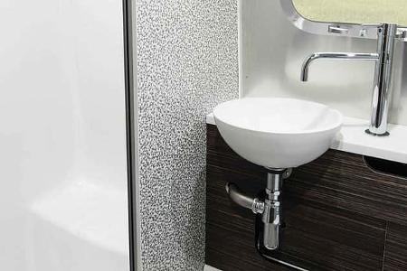 f_Airstream_684_Midnight_Flamingo_Bad