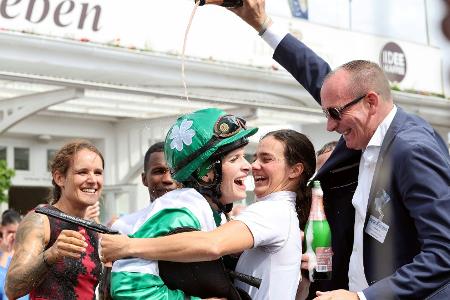 156. Deutsches Derby: Erster Sieg durch eine Frau