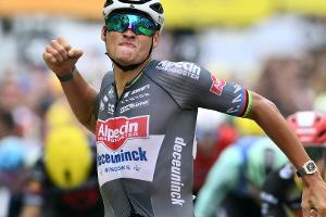 Van der Poel gewinnt zweite Tour-Etappe vor Pogacar