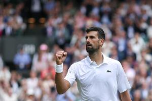 Federer schaut zu: Djokovic kämpft sich ins Viertelfinale