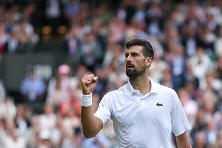 Federer schaut zu: Djokovic kämpft sich ins Viertelfinale