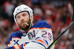 Draisaitl in Köln: Eishockey-Ausrüstung für die Kids