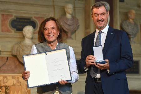 Jürgen Drews erhält Bayerischen Verdienstorden von Markus Söder