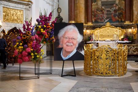 Carlo von Tiedemann: Viele Gäste bei Gedenkfeier in Hamburg