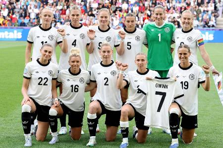 Mit Trikot: DFB-Team schickt Botschaft an Gwinn