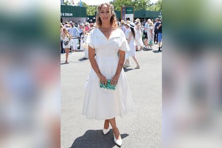 Sängerin Leona Lewis strahlt in Wimbledon