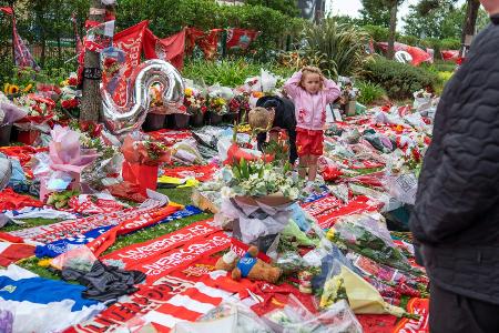 Liverpool ehrt Jota bei Test gegen Preston