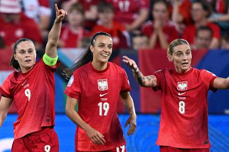 EM-Debütant Polen verabschiedet sich mit erstem Sieg